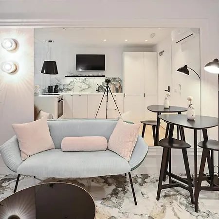 Apartman 1 *